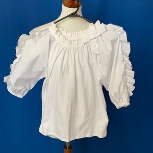 HABITUAL white top w ruffles/bow